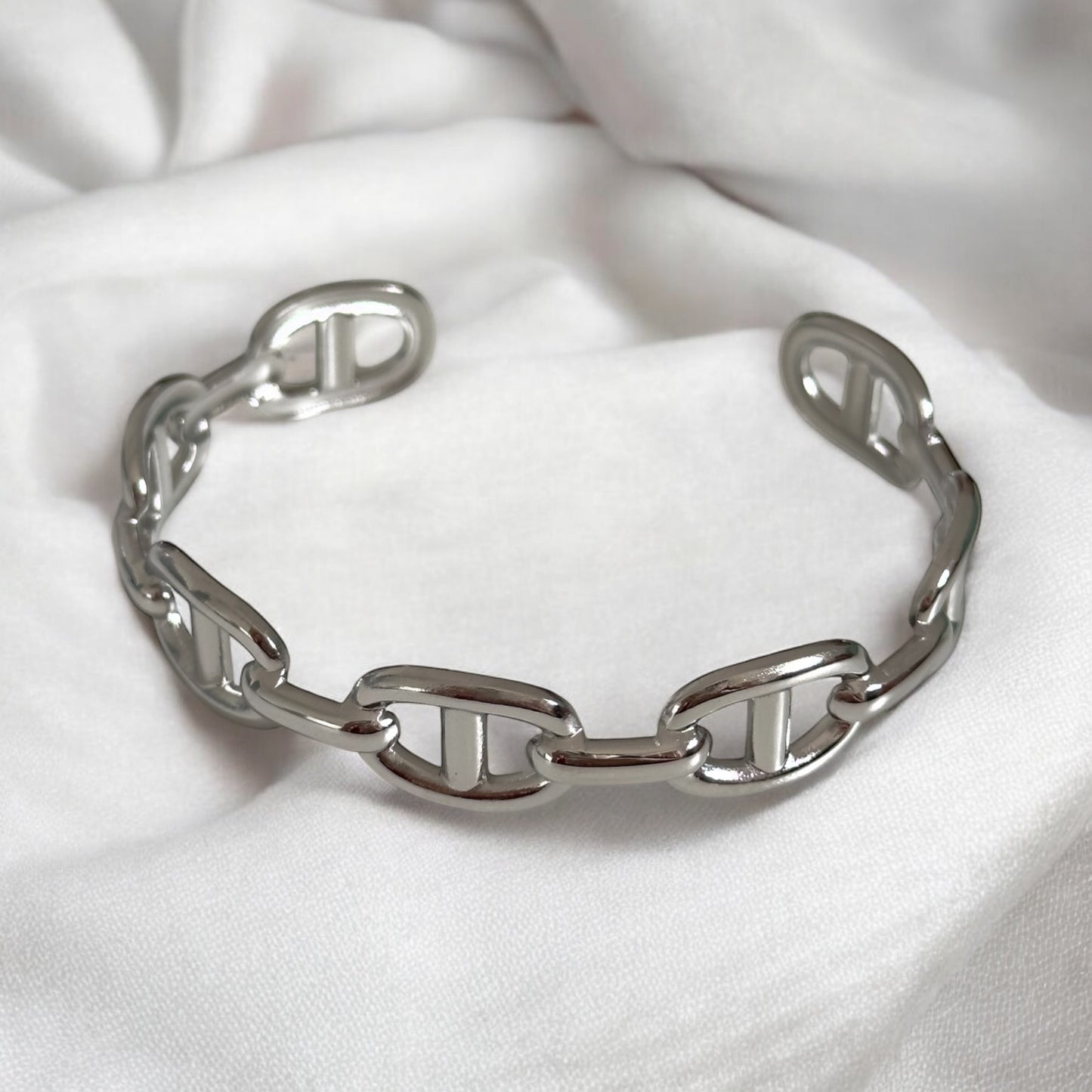 Lila Glow Bangle