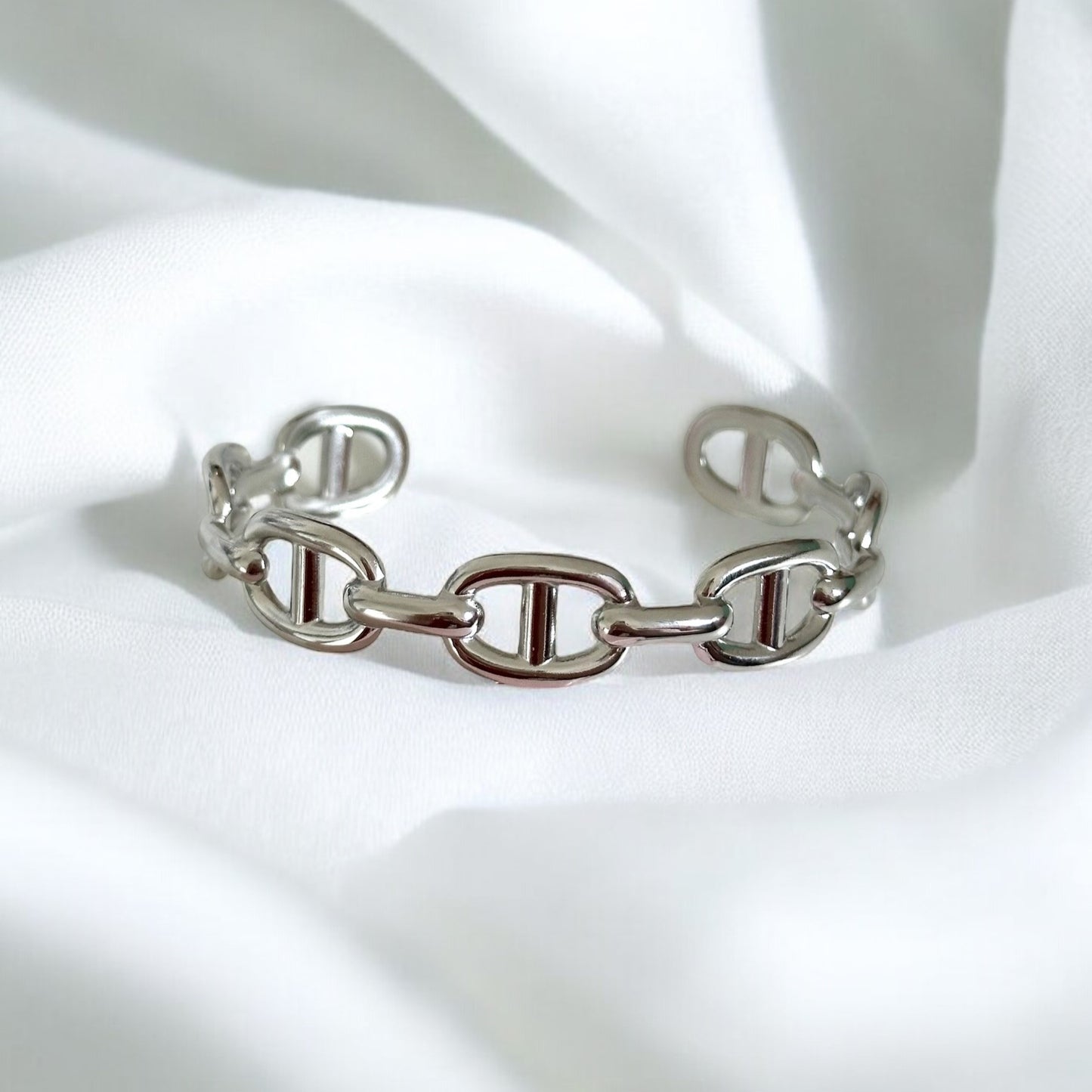 Lila Glow Bangle