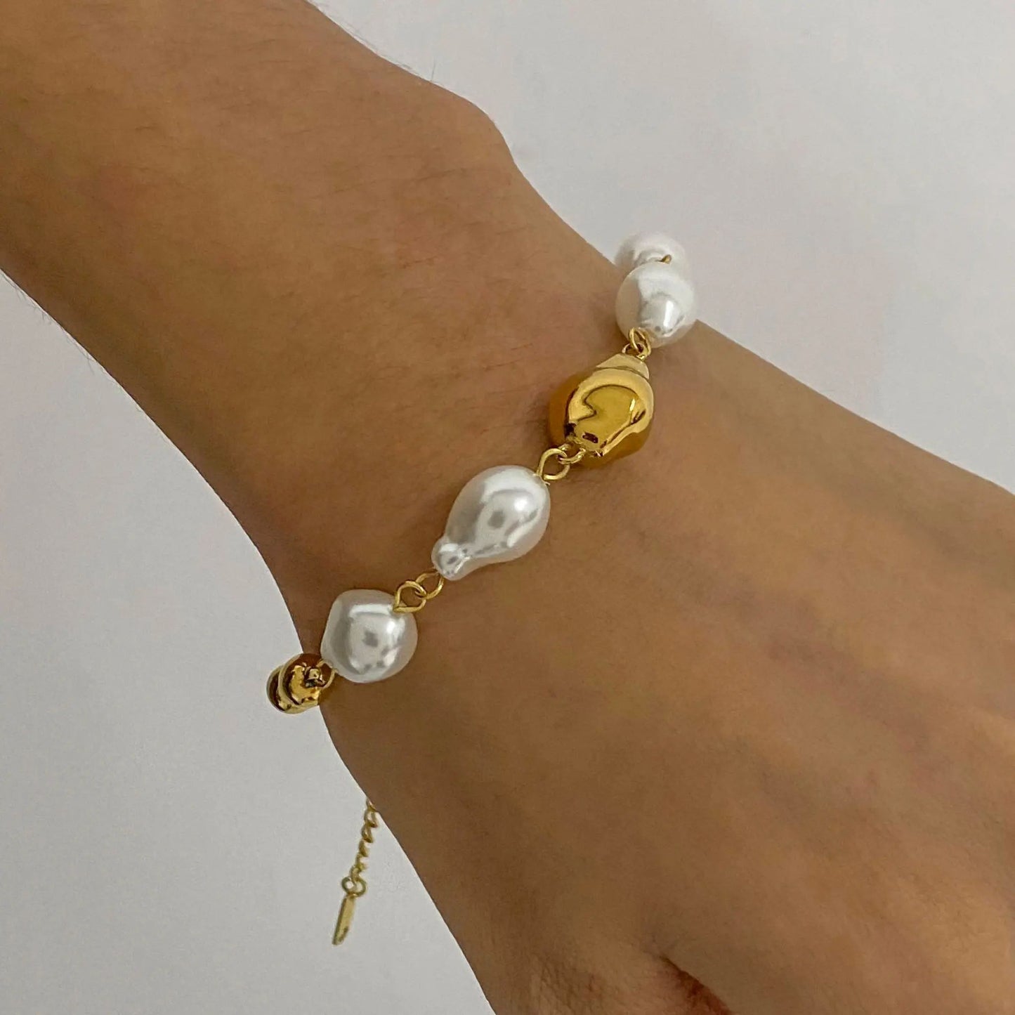 Gema Pearl Bracelet