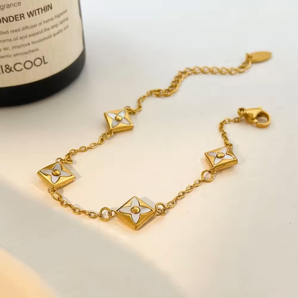 Charlotte Clover Bracelet