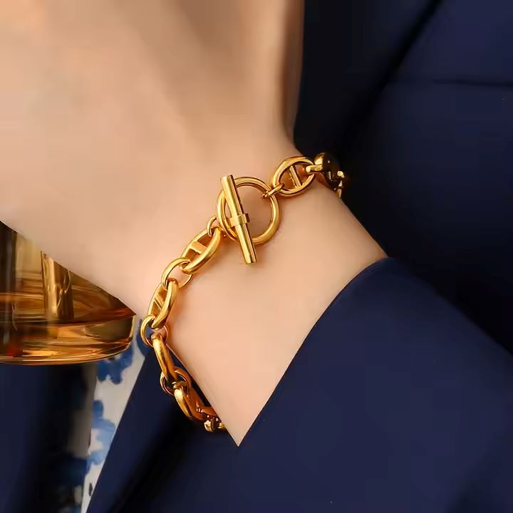 Harper Bold Buckle Bracelet