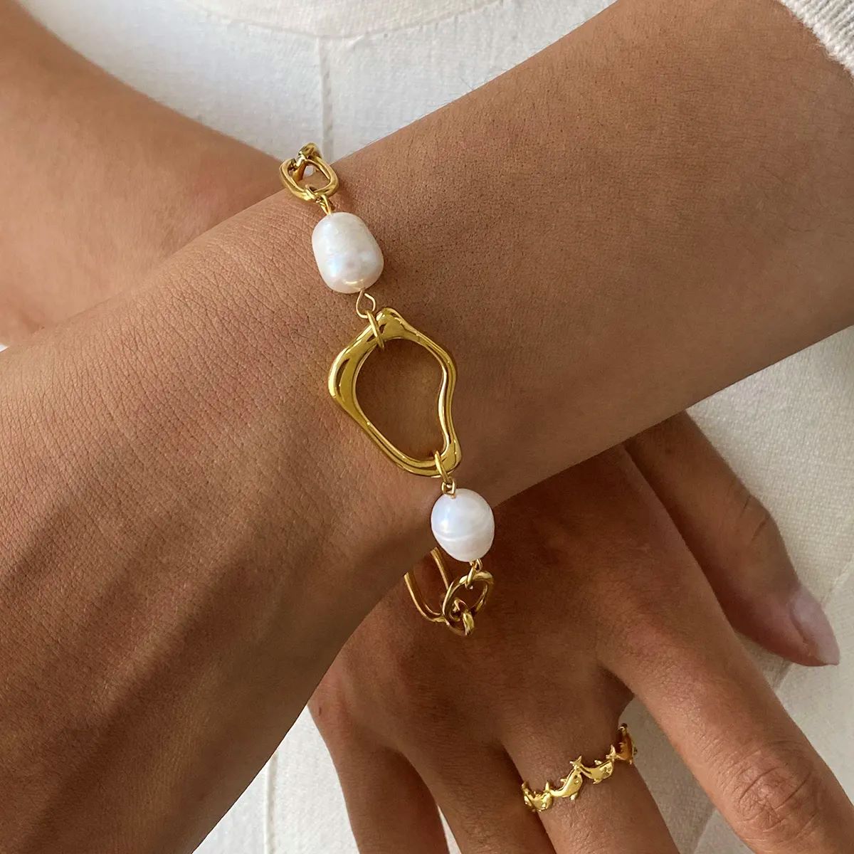 Awan Pearl Bracelet