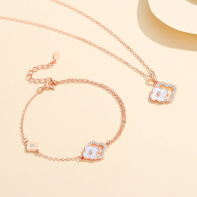 Clover Rose Gold Bracelets & Necklaces