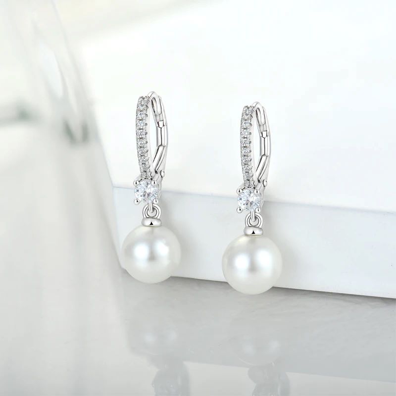 Pearly Elegance Centerpiece Drops Earrings