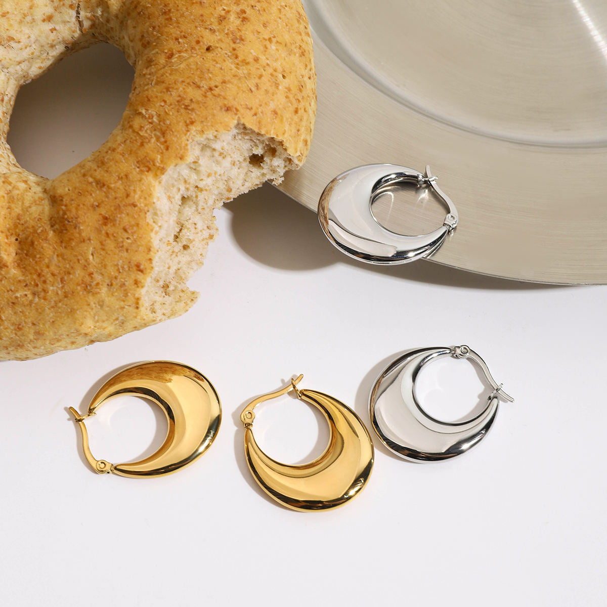 Aurora Curve Hoop Earrings (Gold/Silver)