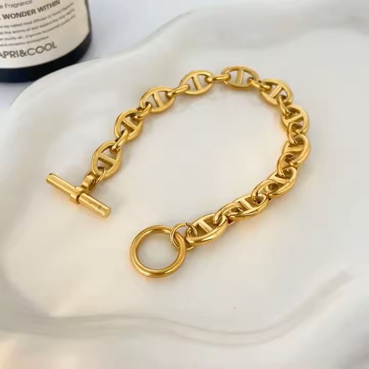 Harper Bold Buckle Bracelet