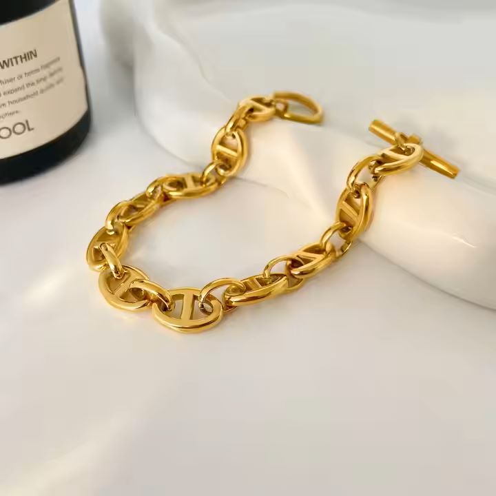 Harper Bold Buckle Bracelet