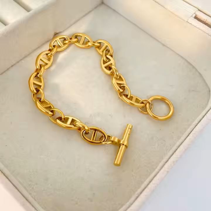 Harper Bold Buckle Bracelet