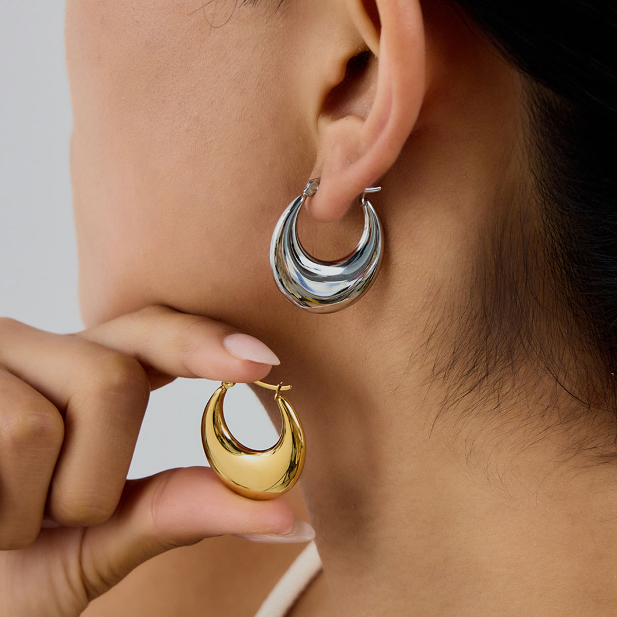 Aurora Curve Hoop Earrings (Gold/Silver)