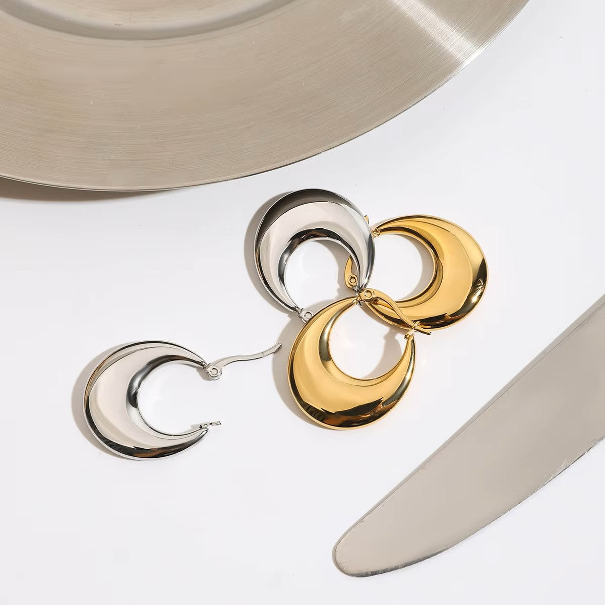 Aurora Curve Hoop Earrings (Gold/Silver)