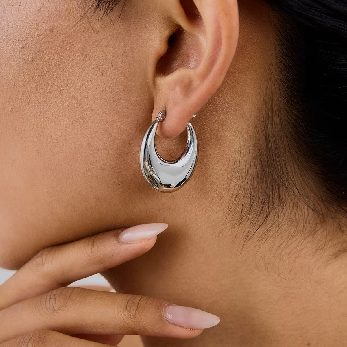Aurora Curve Hoop Earrings (Gold/Silver)